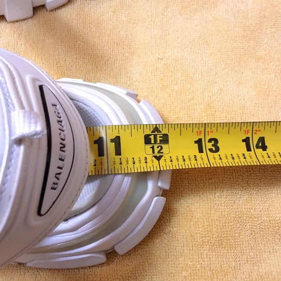 Balenciaga track sandals- very clean and good condition 👌 Unisex ‼️Authentic ‼️ - Picture 10 of 16